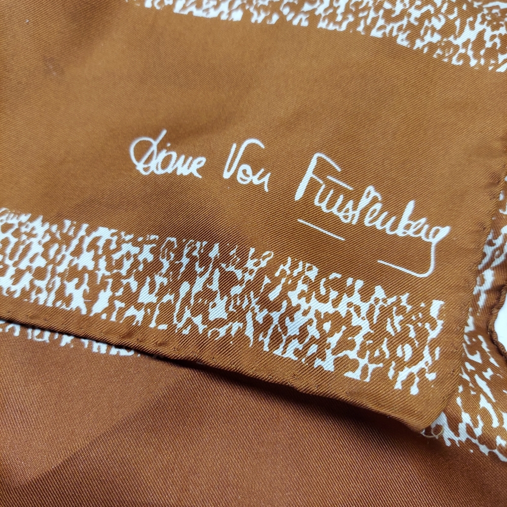 Diane Von Furstenberg Brown and White Scarf
